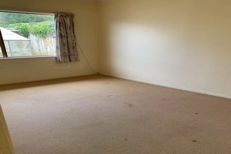 Photo of property in 36 Kiteroa Terrace, Rothesay Bay, Auckland, 0630