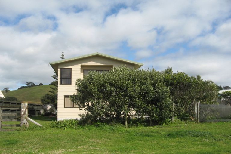 Photo of property in 9 Kaye Road, Pataua North, Whangarei, 0175