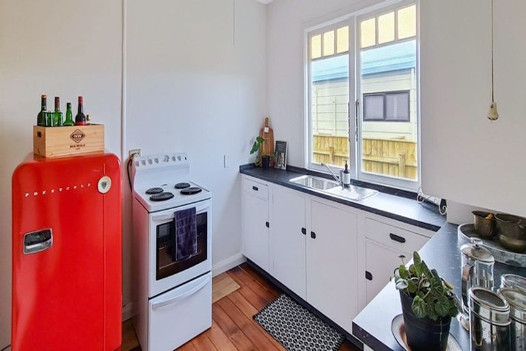 Photo of property in 23 Ross Street, Marton, 4710