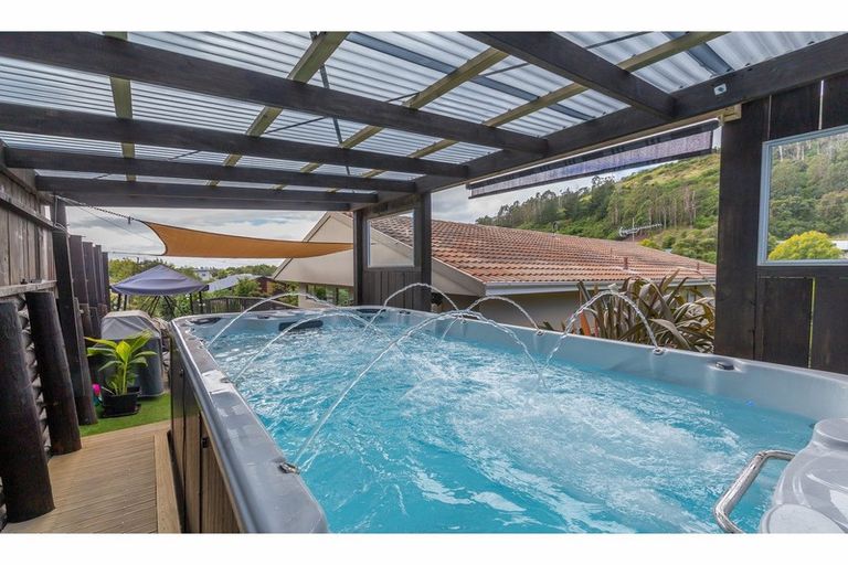 Photo of property in 7 Dalefield Drive, Cashmere, Christchurch, 8022