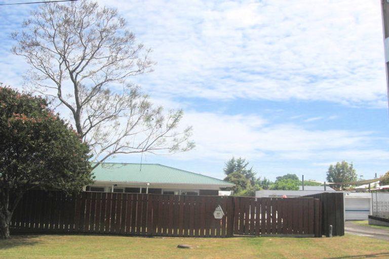 Photo of property in 57 Queen Street, Te Puke, 3119
