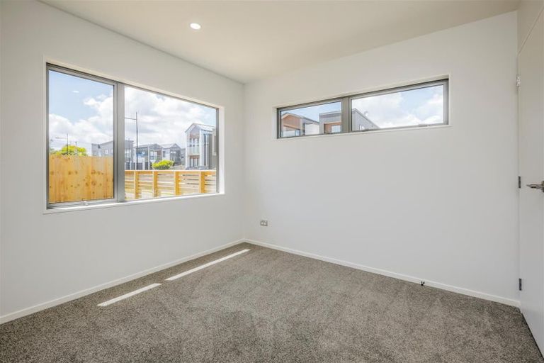 Photo of property in 42 Clayden Shuttleworth Street, Papakura, 2110