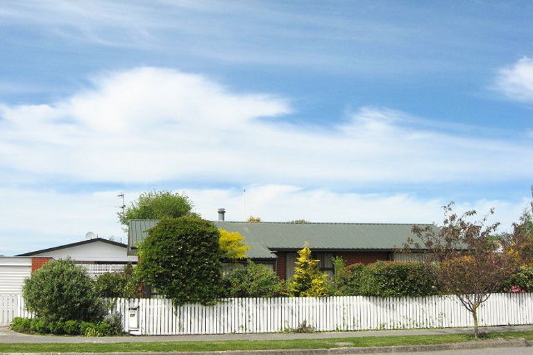 Photo of property in 35 Rata Street, Rangiora, 7400