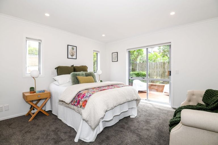 Photo of property in 75 Dress Circle, Newlands, Wellington, 6037