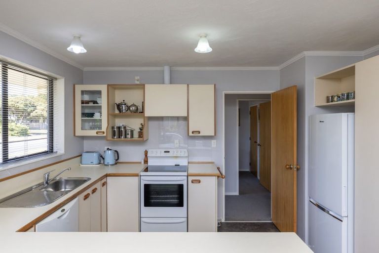 Photo of property in 2 Kanawa Street, Waikanae, 5036