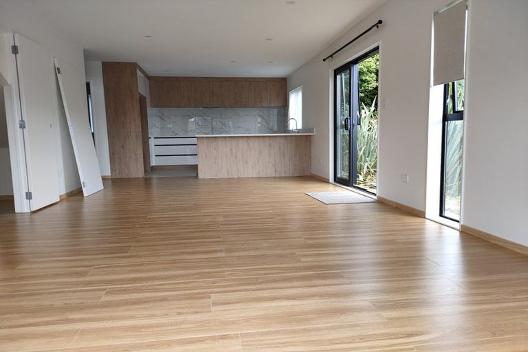 Photo of property in 47c Withers Road, Glen Eden, Auckland, 0602