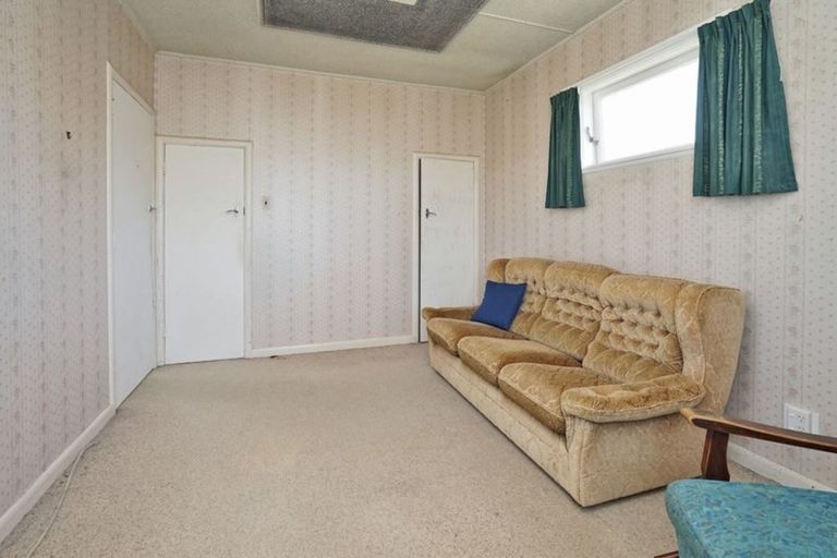 Photo of property in 24 Oxford Street, Fairfield, Hamilton, 3214