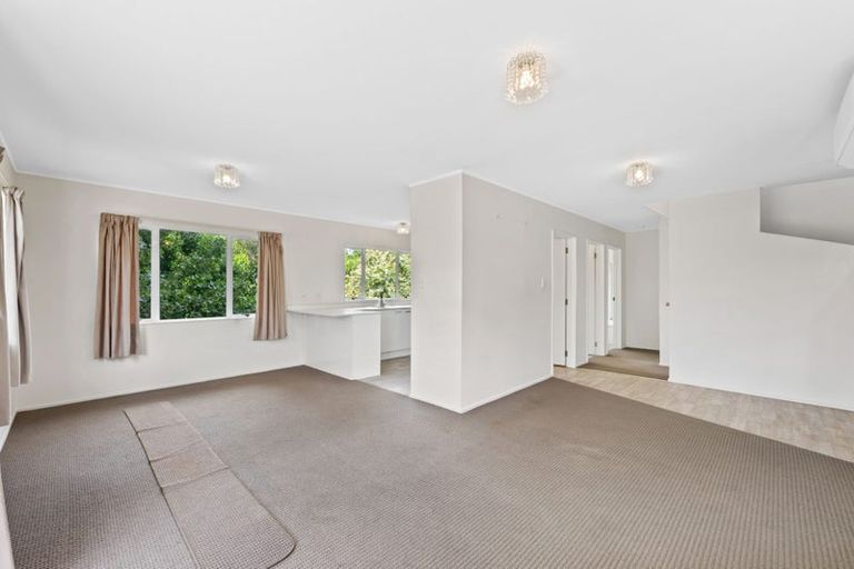 Photo of property in 2/30 Forest Hill Road, Henderson, Auckland, 0612