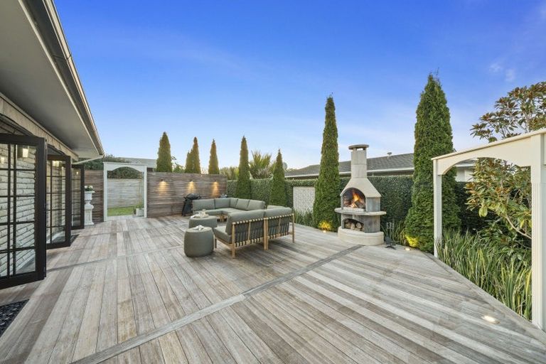 Photo of property in 11 Revell Court, Pukekohe, 2120