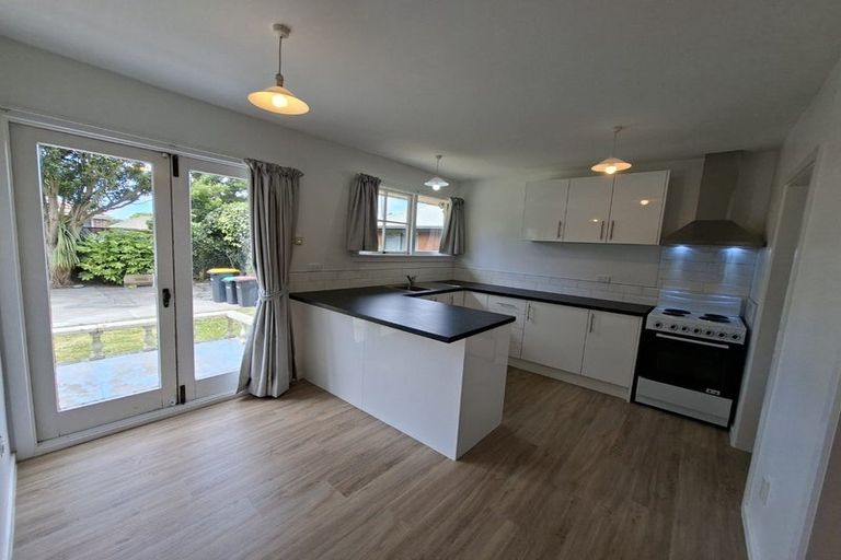 Photo of property in 1/49a Withells Road, Avonhead, Christchurch, 8042