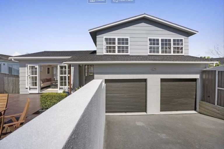 Photo of property in 69 Ravenwood Drive, Forrest Hill, Auckland, 0620