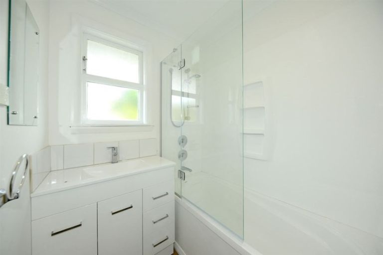 Photo of property in 7 Ealing Street, Northcote, Christchurch, 8052