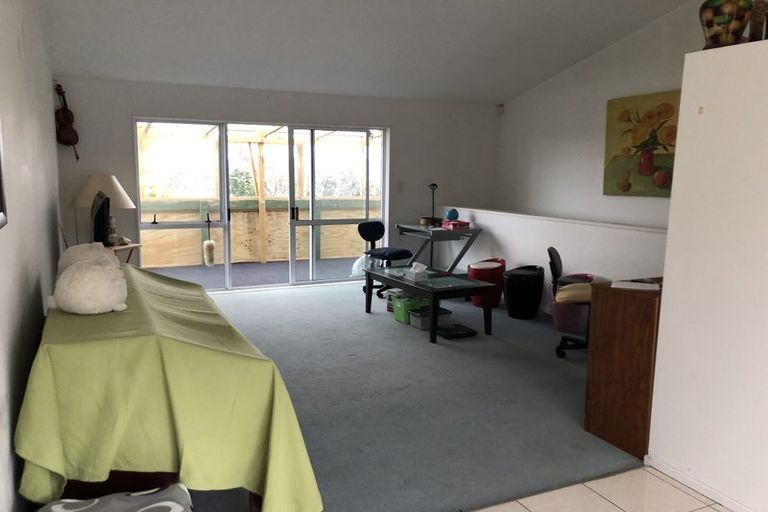 Photo of property in 8 Acacia Road, Torbay, Auckland, 0632