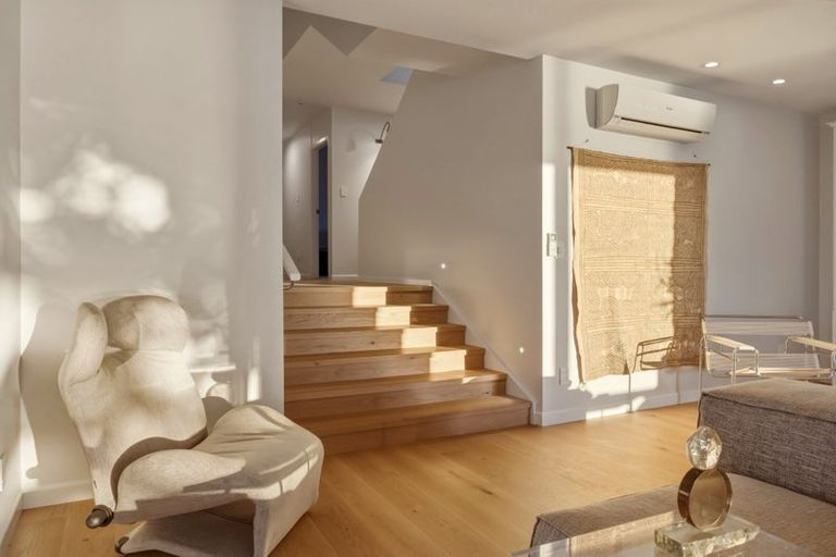 Photo of property in 16 Joan Street, Point Chevalier, Auckland, 1022