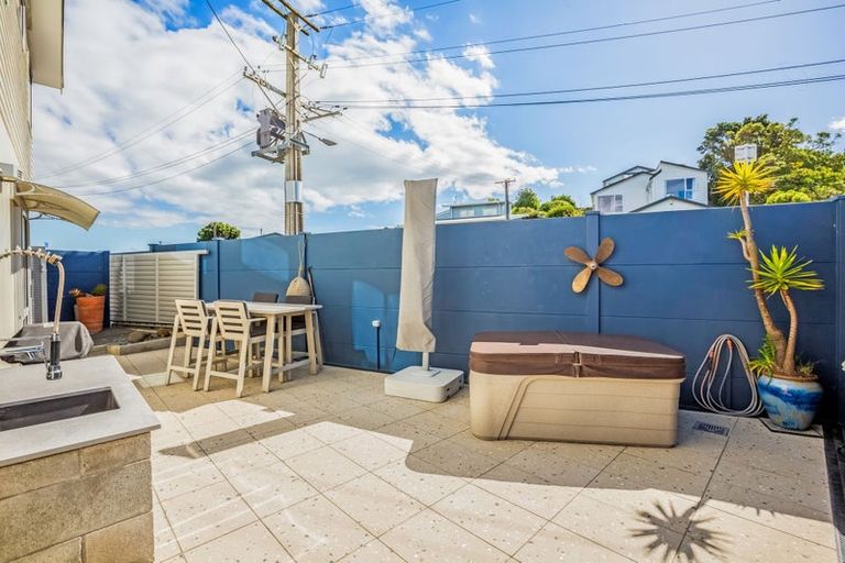 Photo of property in 5 Beach Road, Plimmerton, Porirua, 5026