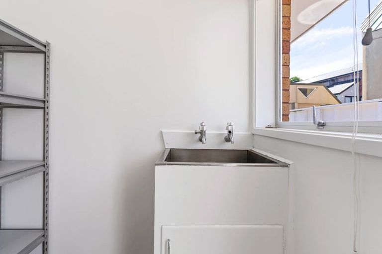 Photo of property in 2/16 Beach Road, Castor Bay, Auckland, 0620