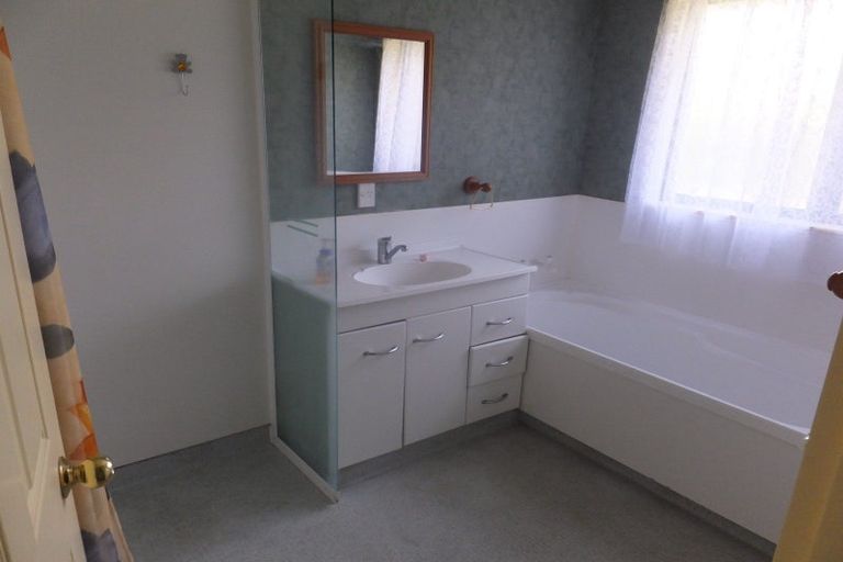 Photo of property in 34 Rototuna Road, Flagstaff, Hamilton, 3210