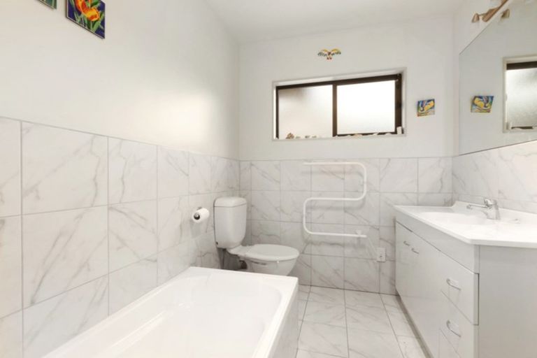 Photo of property in 18a Latitude Close, Whitby, Porirua, 5024