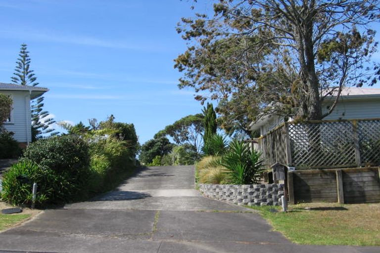 Photo of property in 2/20 Sycamore Drive, Sunnynook, Auckland, 0620