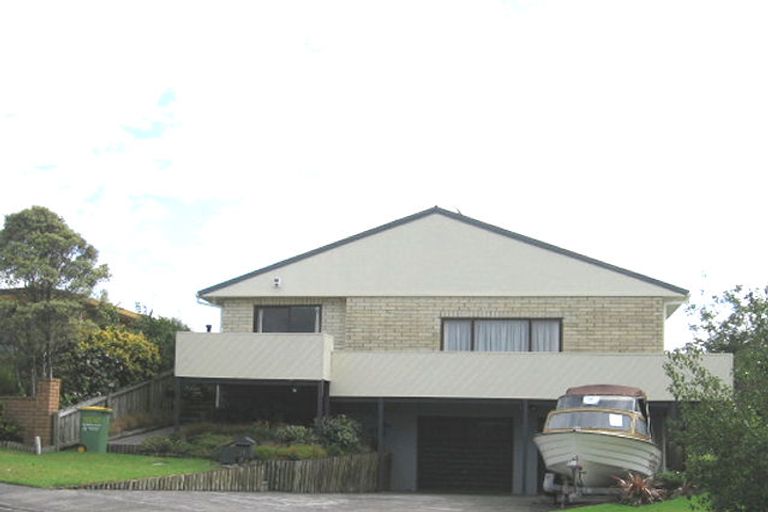 Photo of property in 16 White Heron Drive, Massey, Auckland, 0614