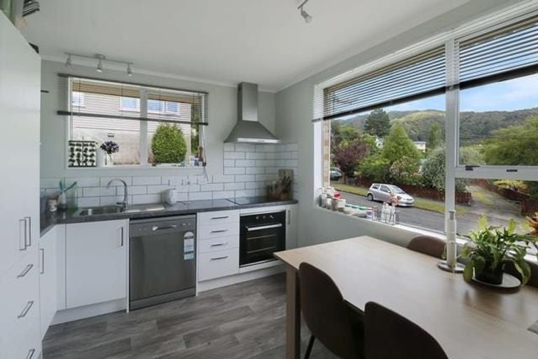 Photo of property in 1/11 Lowry Crescent, Stokes Valley, Lower Hutt, 5019