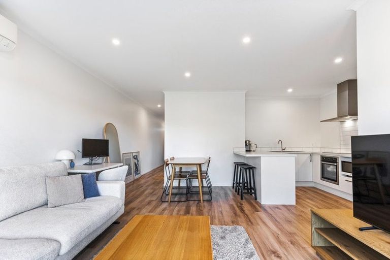 Photo of property in 2/71 Hobsonville Road, Hobsonville, Auckland, 0616