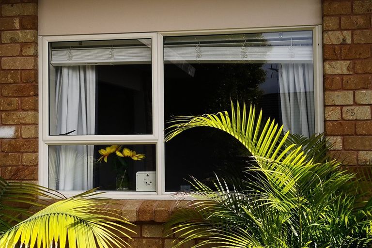 Photo of property in 12 Pajaro Place, Golflands, Auckland, 2013