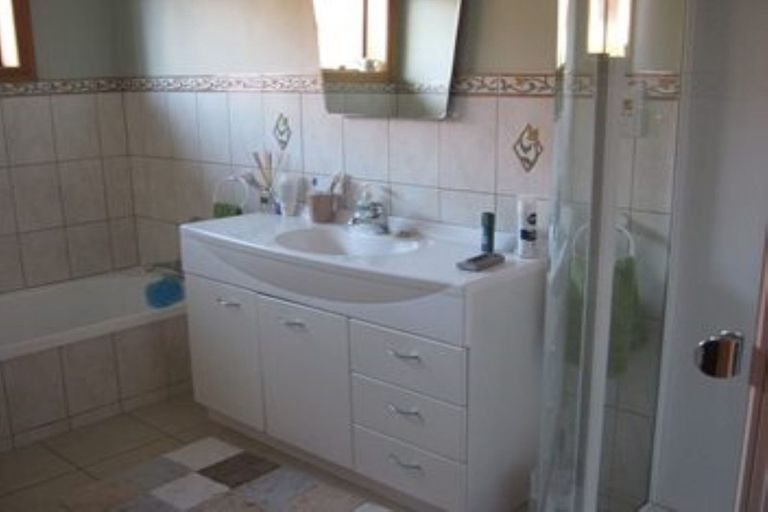 Photo of property in 3/18 Milton Road, Orewa, 0931