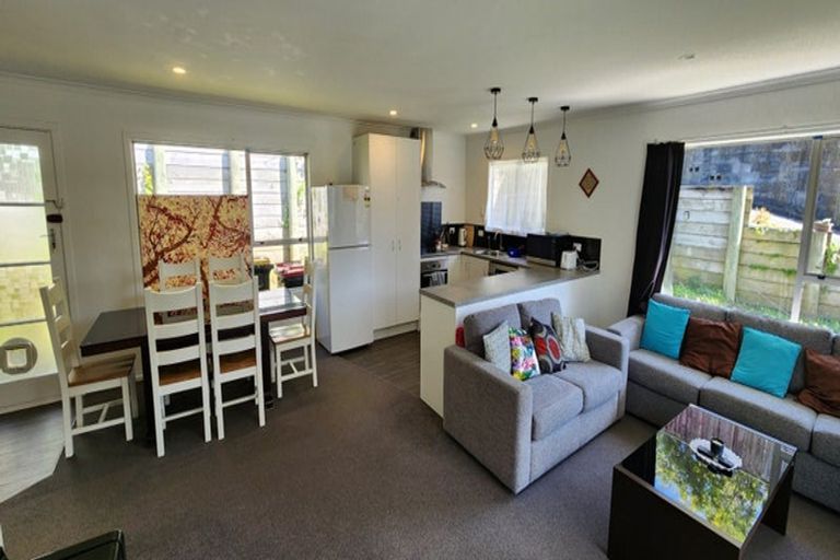 Photo of property in 6a Brierley Place, Marfell, New Plymouth, 4310