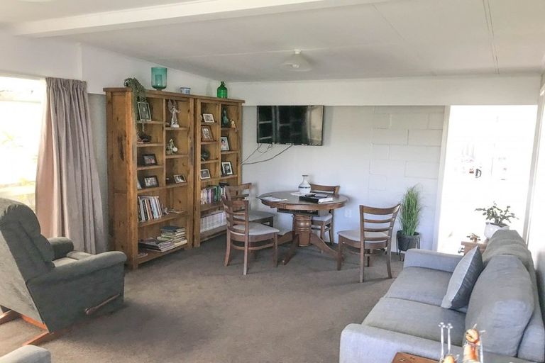 Photo of property in 19 West Crescent, Te Puru, Thames, 3575