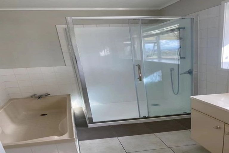 Photo of property in 8 Kay Drive, Blockhouse Bay, Auckland, 0600