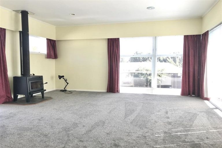 Photo of property in 1/78 College Road, Northcote, Auckland, 0627