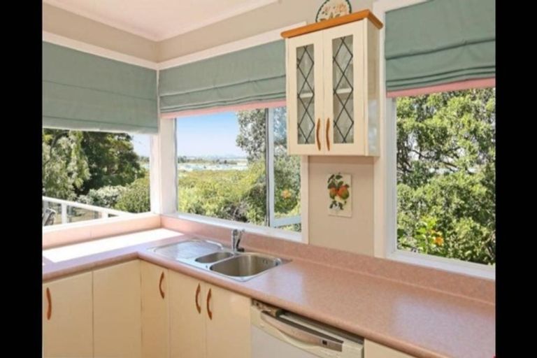 Photo of property in 41b Jaemont Avenue, Te Atatu South, Auckland, 0610
