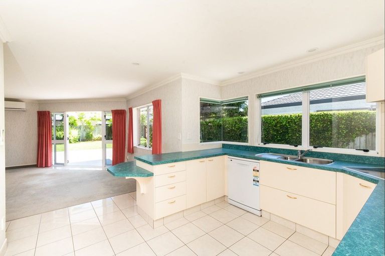 Photo of property in 7 Jacaranda Place, Greenmeadows, Napier, 4112