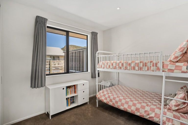 Photo of property in 12 Warbler Lane, Albert Town, Wanaka, 9305