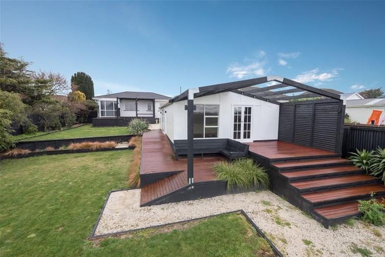 Photo of property in 2 Clifford Street, Hawera, 4610