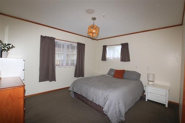 Photo of property in 1/5 Strid Road, Te Atatu South, Auckland, 0610
