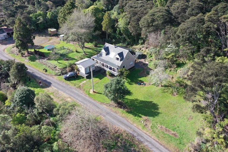 Photo of property in 761 Driving Creek Road, Coromandel, 3583