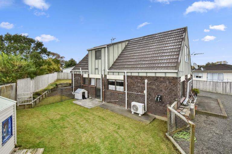 Photo of property in 18 Helms Place, Manurewa, Auckland, 2102