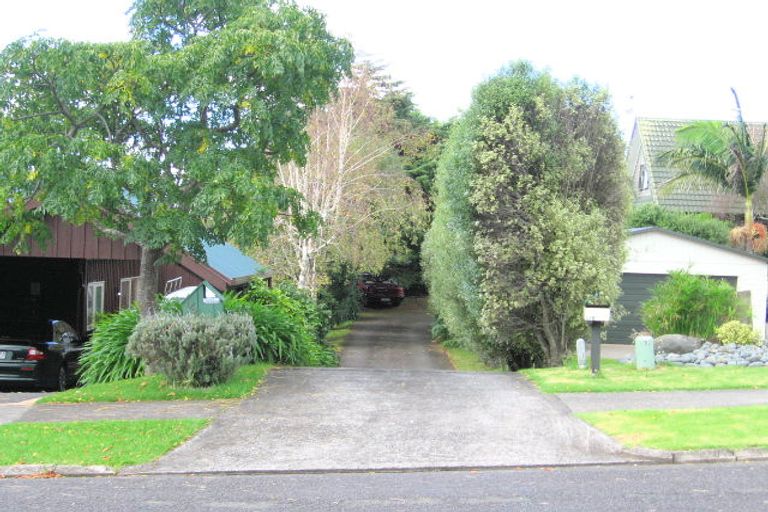 Photo of property in 2/8 Aylmer Court, Eastern Beach, Auckland, 2012
