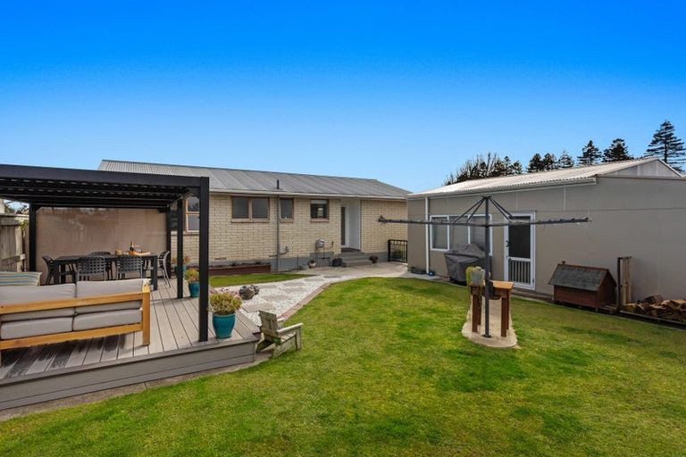 Photo of property in 11 Matipo Place, Edgecumbe, 3120