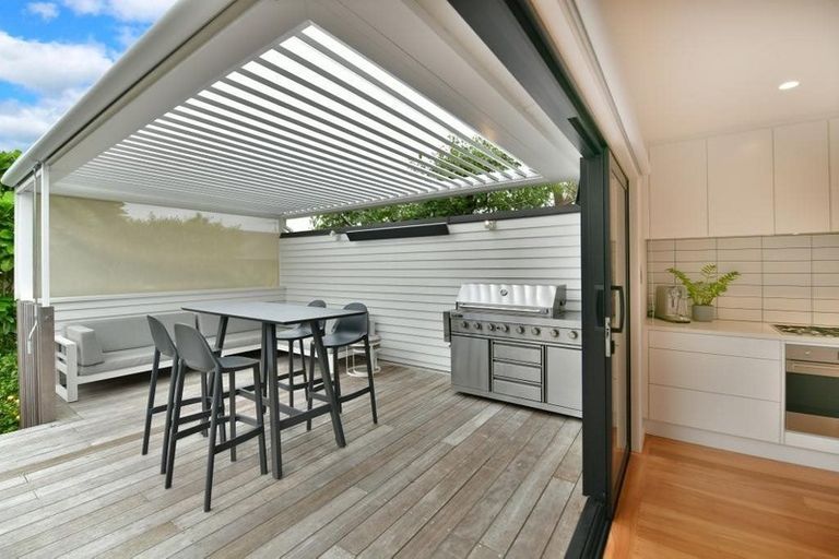 Photo of property in 1/49 Roseberry Avenue, Birkenhead, Auckland, 0626