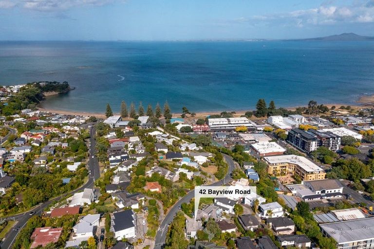 Photo of property in 42 Bayview Road, Browns Bay, Auckland, 0630