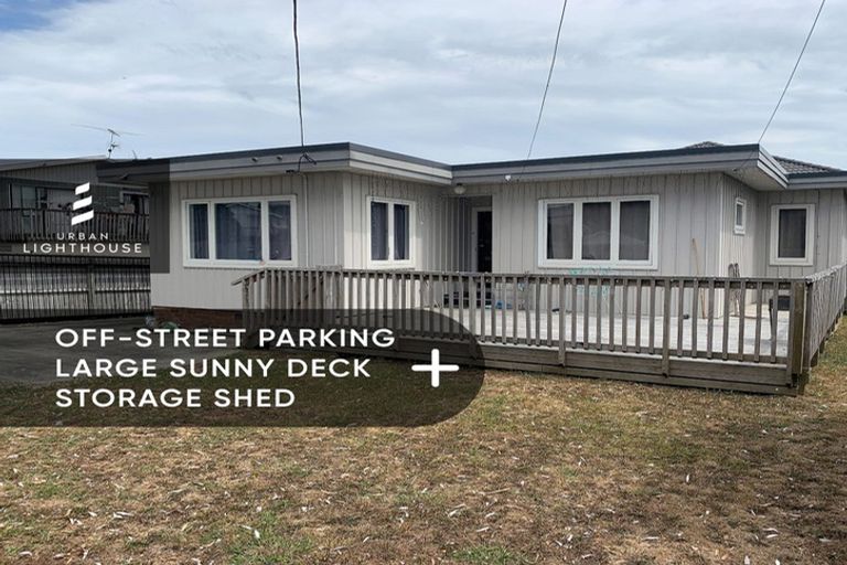 Photo of property in 4 Vanguard Road, Kelston, Auckland, 0602