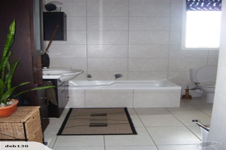 Photo of property in 32 Forbes Street, Onehunga, Auckland, 1061