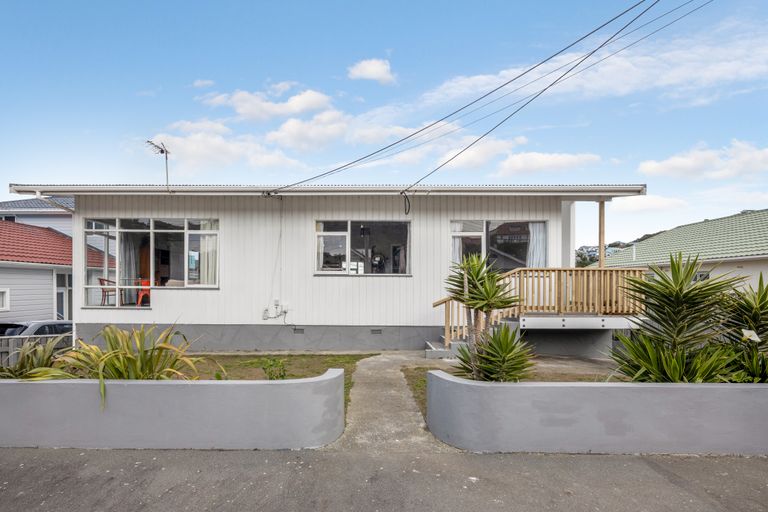 Photo of property in 29 Trent Street, Island Bay, Wellington, 6023