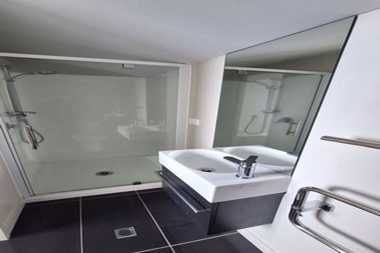 Photo of property in 9/2 Stone Street, Miramar, Wellington, 6022