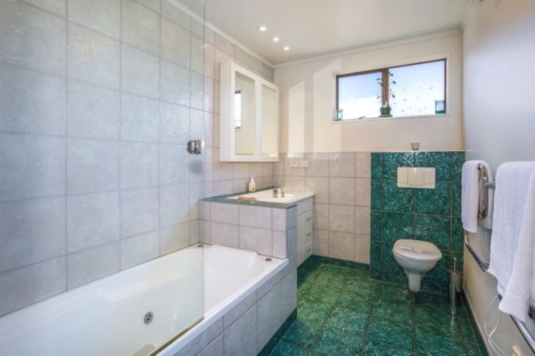 Photo of property in 20 Solander Place, Whitby, Porirua, 5024