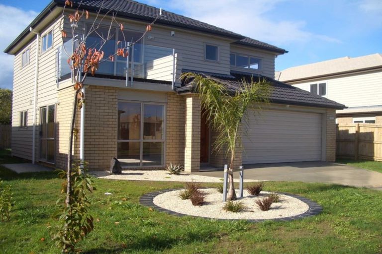Photo of property in 13 Bordeaux Parade, Te Atatu South, Auckland, 0610