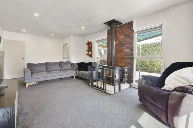 Photo of property in 24 Woodend Road, Woodend, 7610